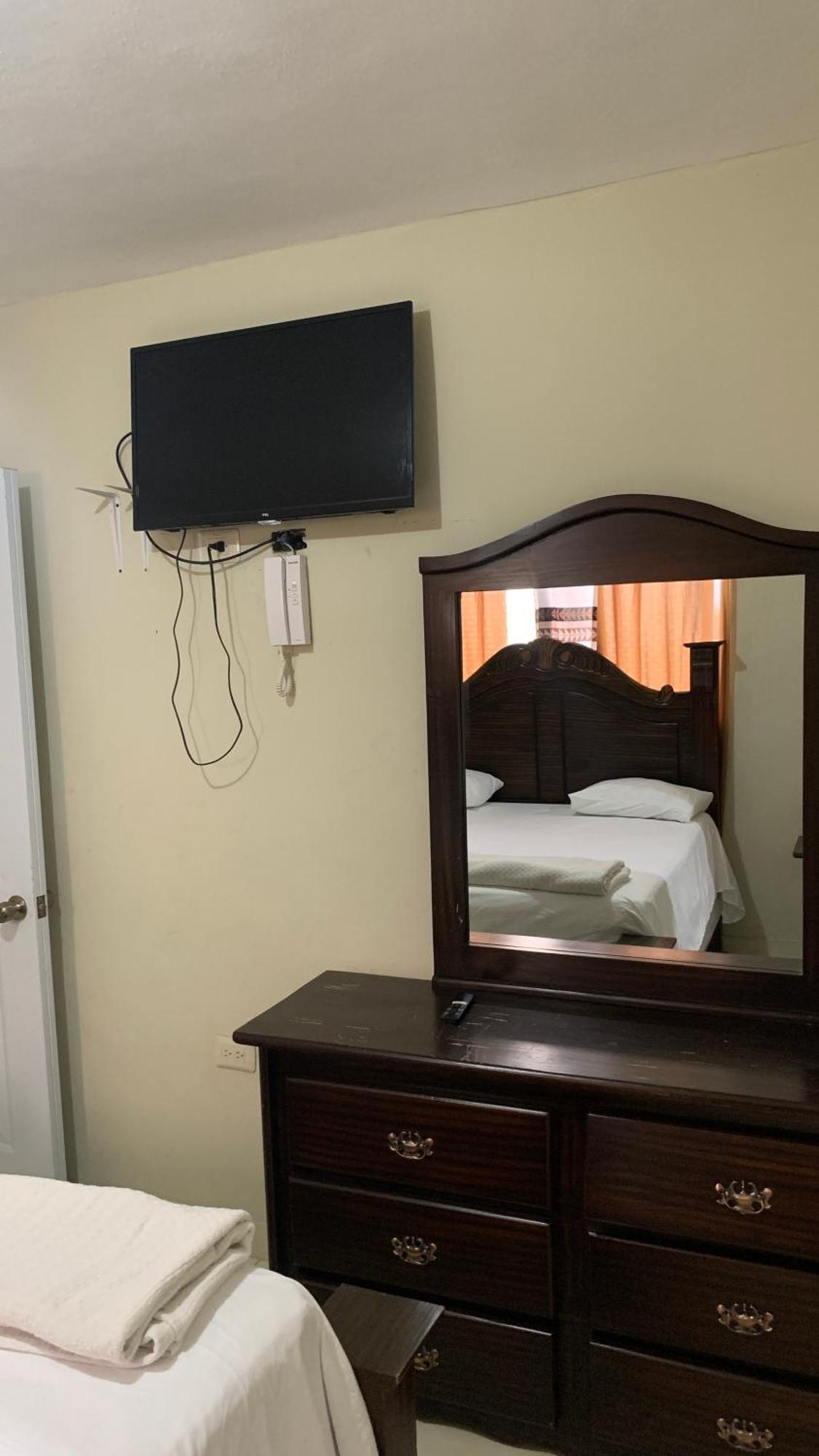El Higo Apartahotel Dona Reyna Alojamientos En Santo Domingo A 5 Min De Aeropuerto Internacional Las Americas المظهر الخارجي الصورة